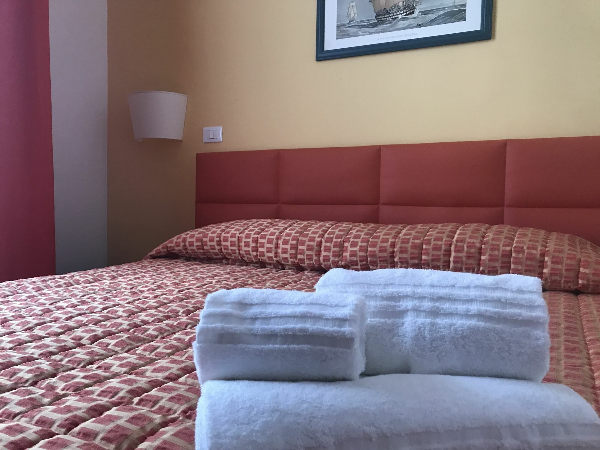 Moonlight Hotel&Suites Катанія Екстер'єр фото